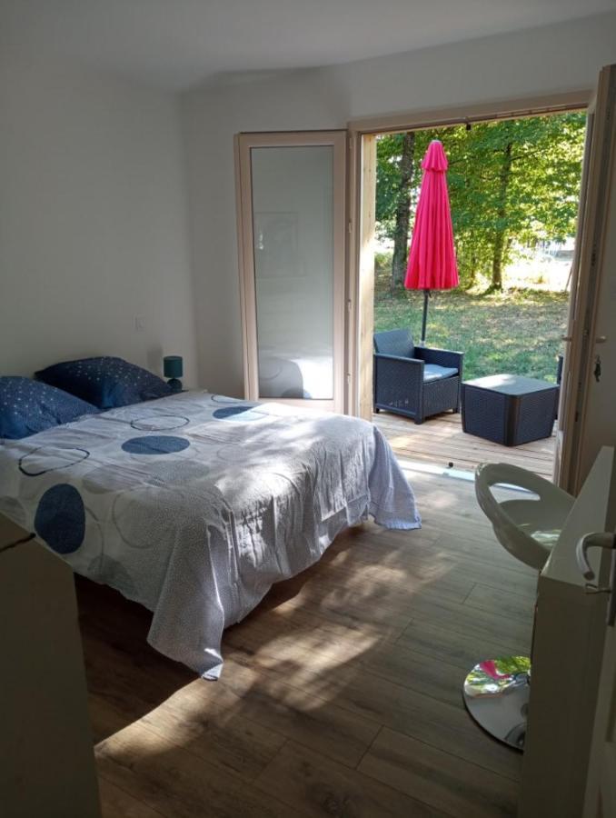 Chambre Au Calme Entouree Par La Nature. Saint-Leon-sur-Vezere Eksteriør billede